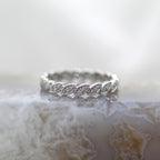 14K Whtie Gold Floral Leaf Diamond Wedding Band